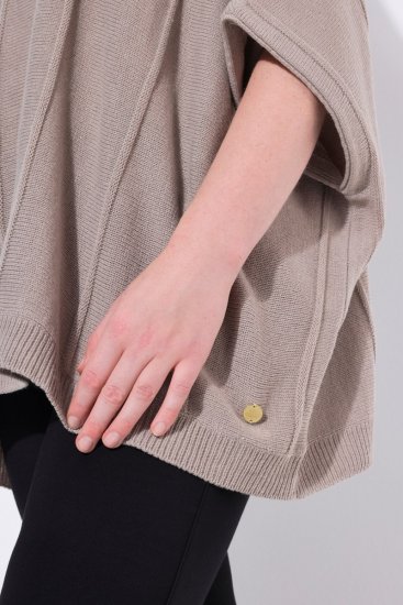 Ulla Popken 844996 Rantytas merino pončas su aukšta apykakle Šviesiai ruda - Pončai ir pelerinos - 