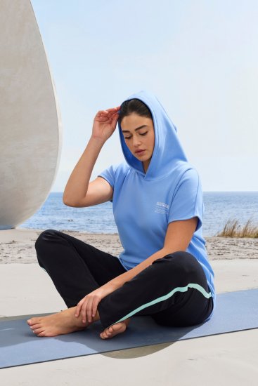 Ulla Popken Quick Drying Short Sleeve Hoodie Light Blue - Megztiniai ir džemperiai - 