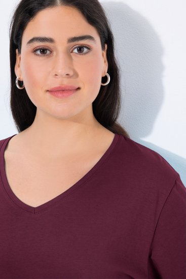 Ulla Popken Back To Basics V-Neck Relaxed Fit Cotton Tee Dark Berry - Marškinėliai - Moteriški marškinėliai