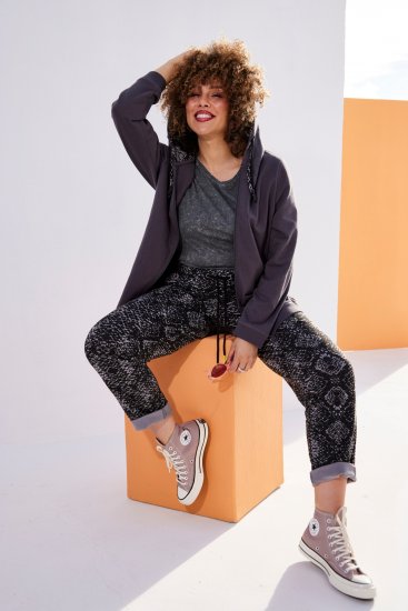 Ulla Popken Snake Print Elastic Waist Joggers Black - Džinsai & Kelnės Didelėse Dydžiuose – Plus Size - 