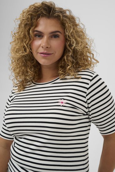 Kaffe Curve Lia Flower T-Shirt Chalk/Deep Black - Marškinėliai - 