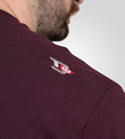 D555 Grimsby Rock n' Roll Skull Printed T-Shirt Burgundy - Didelių vyrų marškinėliai su spaudiniais - Didelių vyrų marškinėliai su spaudiniais