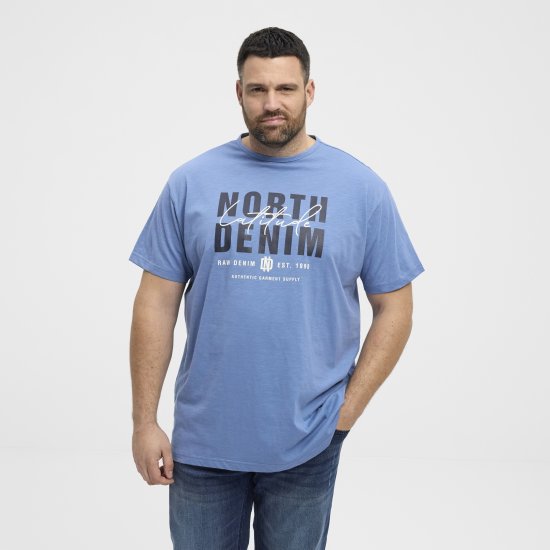 North Latitude Denim Printed Logo T-Shirt Dusty Blue TALL - TALL marškinėliai - Marškinėliai Aukštiems Vyrams