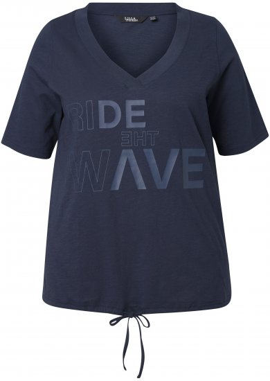 Ulla Popken Ride The Wave Short Sleeve V-Neck Graphic Tee Navy Blue - Spausdinti marškinėliai moterims - 